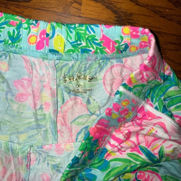 Lily Pulitzer Fruity Flamingo Floral Print Pajama shorts - Picture 4 of 4